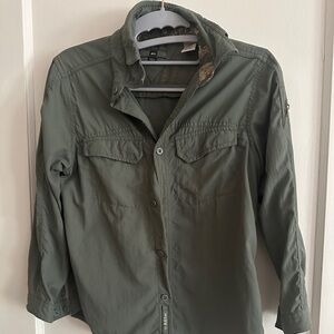 REI boys size M(8/10) Forest Green hiking fishing outdoor uv Shirt